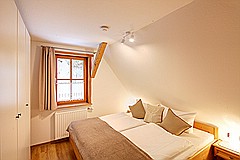 Haus Antonie - Ferienwohnung Füssen im Allgäu - FeWo Schwarzenberg - Schlafzimmer